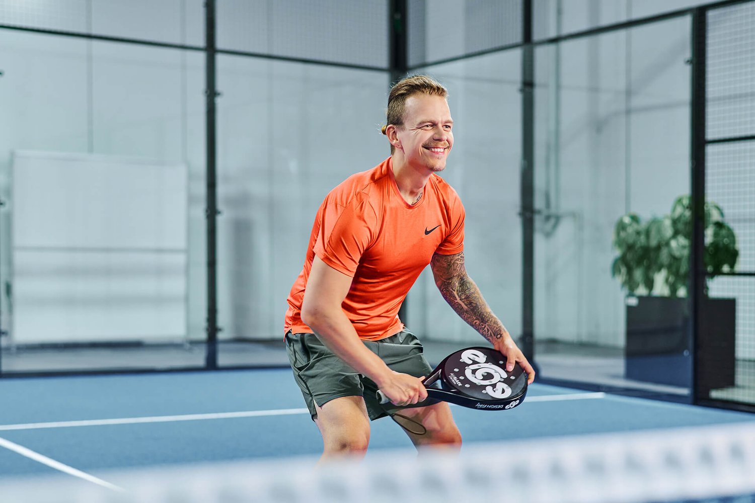 Smartum-Liikuntaetu-padel-mies